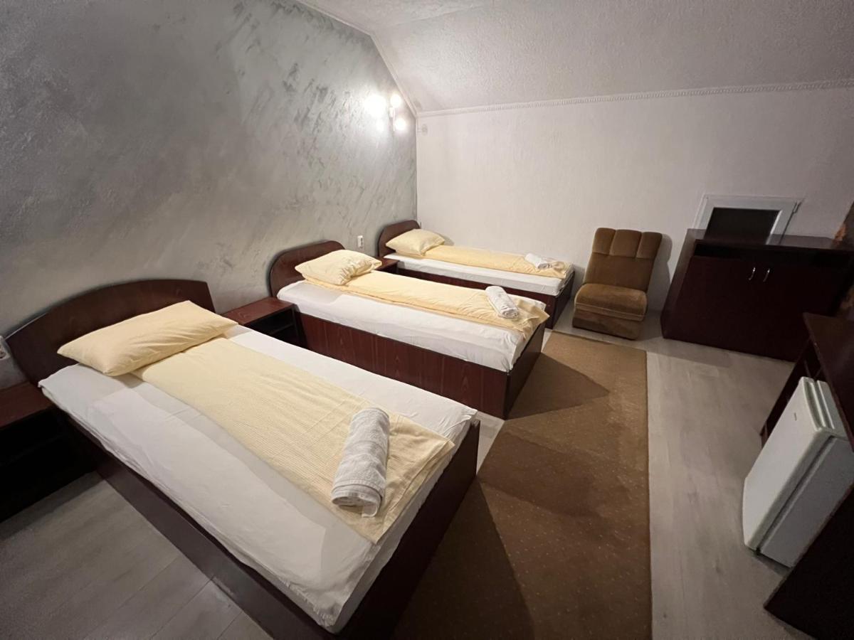 Vila Delia Hotell Oradea Exteriör bild
