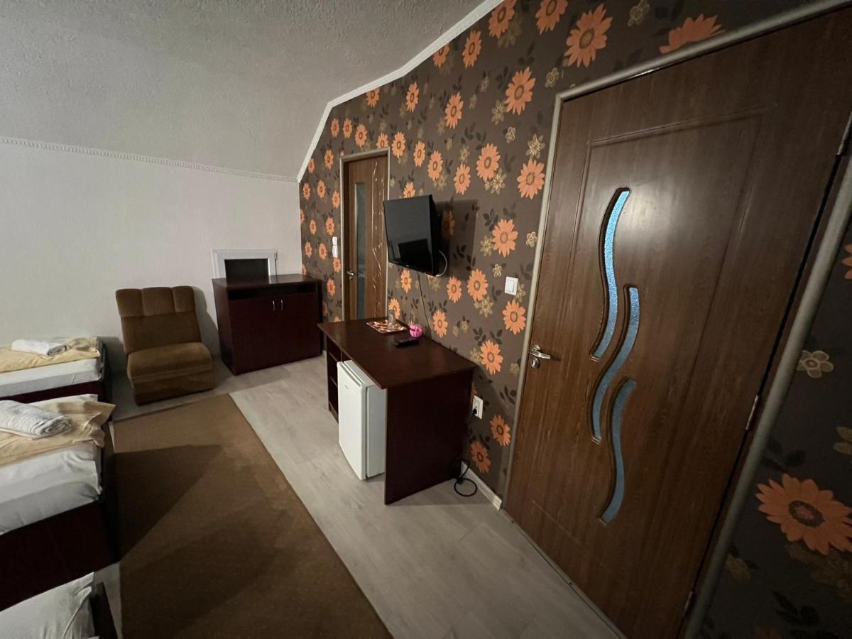Vila Delia Hotell Oradea Exteriör bild